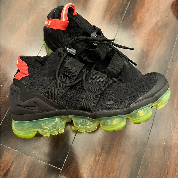 Nike vapormax ankle height. Size 7 in men fits size 8.5 women - Picture 3 of 4